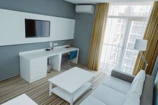 Апарт-отели Aparthotel Tangerine Батуми Семейный люкс-13
