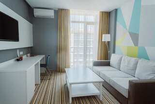 Апарт-отели Aparthotel Tangerine Батуми Семейный люкс-14